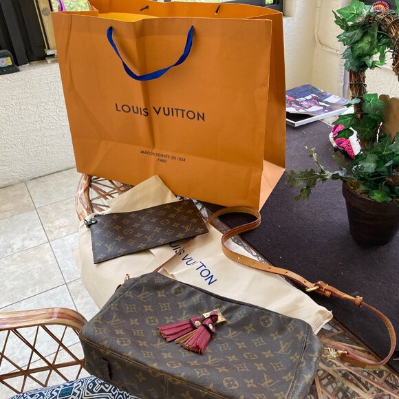 AUTHENTIC LOUIS VUITTON CROSSBODY REFURBISHED 80S BAG Pouch & Dustbag & Shopper - Picture 1 of 16